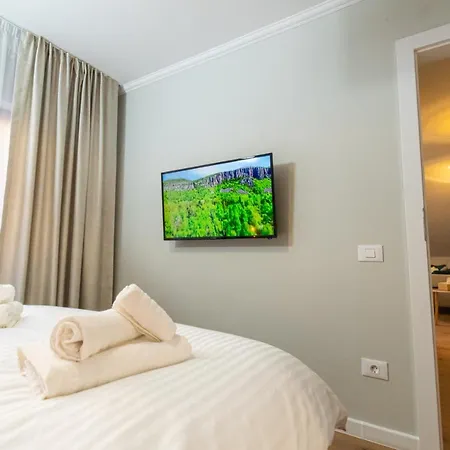 Hanna - Belle In The Heart Of The Old Town Apartment Brasov